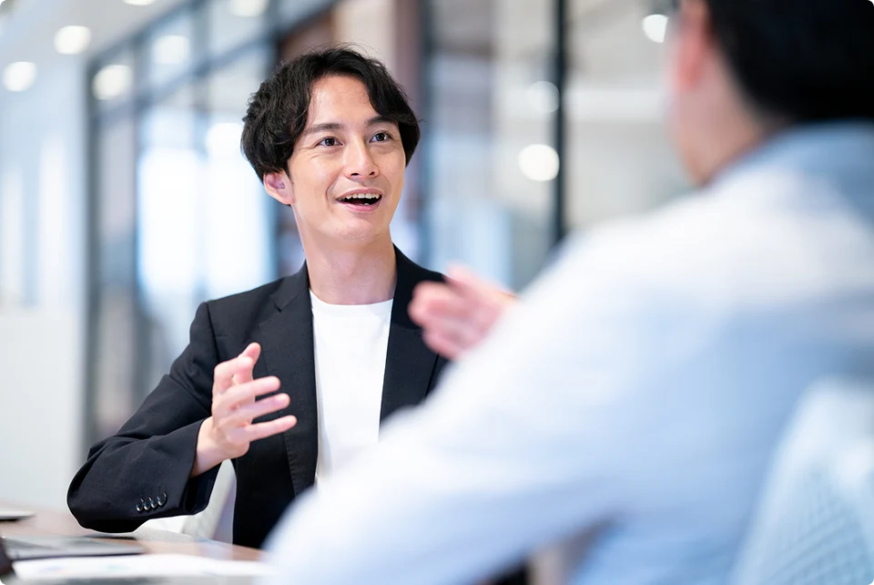 戦略を描くだけでなく、実行と結果に責任を持つ支援体制